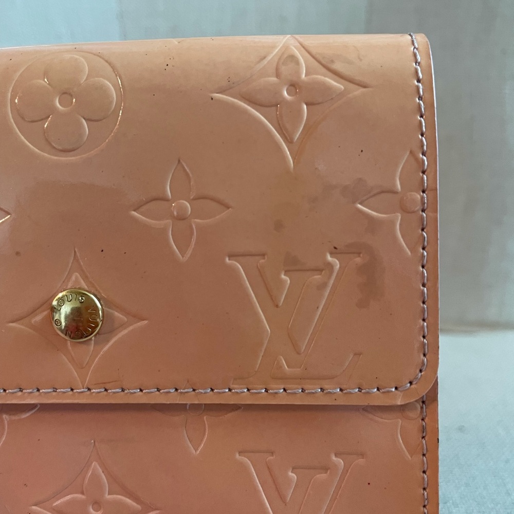 Louis Vuitton Monogram Vernis Mott Pouch - Picture 5 of 15